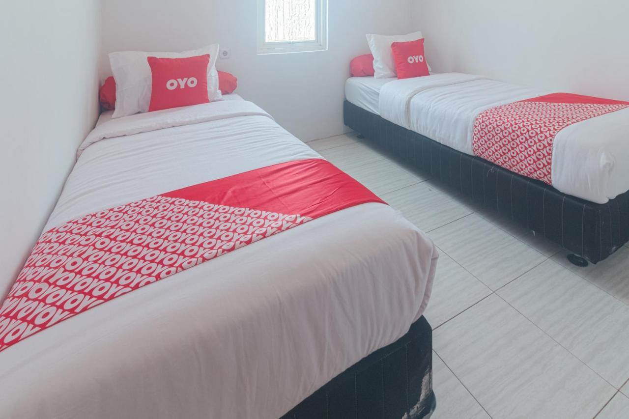 Vaccinated Staff-Oyo 2699 Haven Boarding House Hotel Ambon Kültér fotó